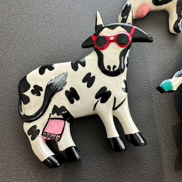 Vintage Hand Made Painted Cow Brooch Pin Set of 3 - Sunglasses Folk Art - Picture 5 of 6